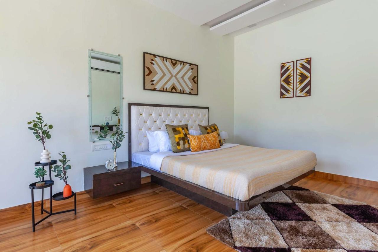 Natures Odyssey By Stayvista - Amidst Lush Greenery With Outdoor Pool And Indoor Activities Chinchavli Екстериор снимка