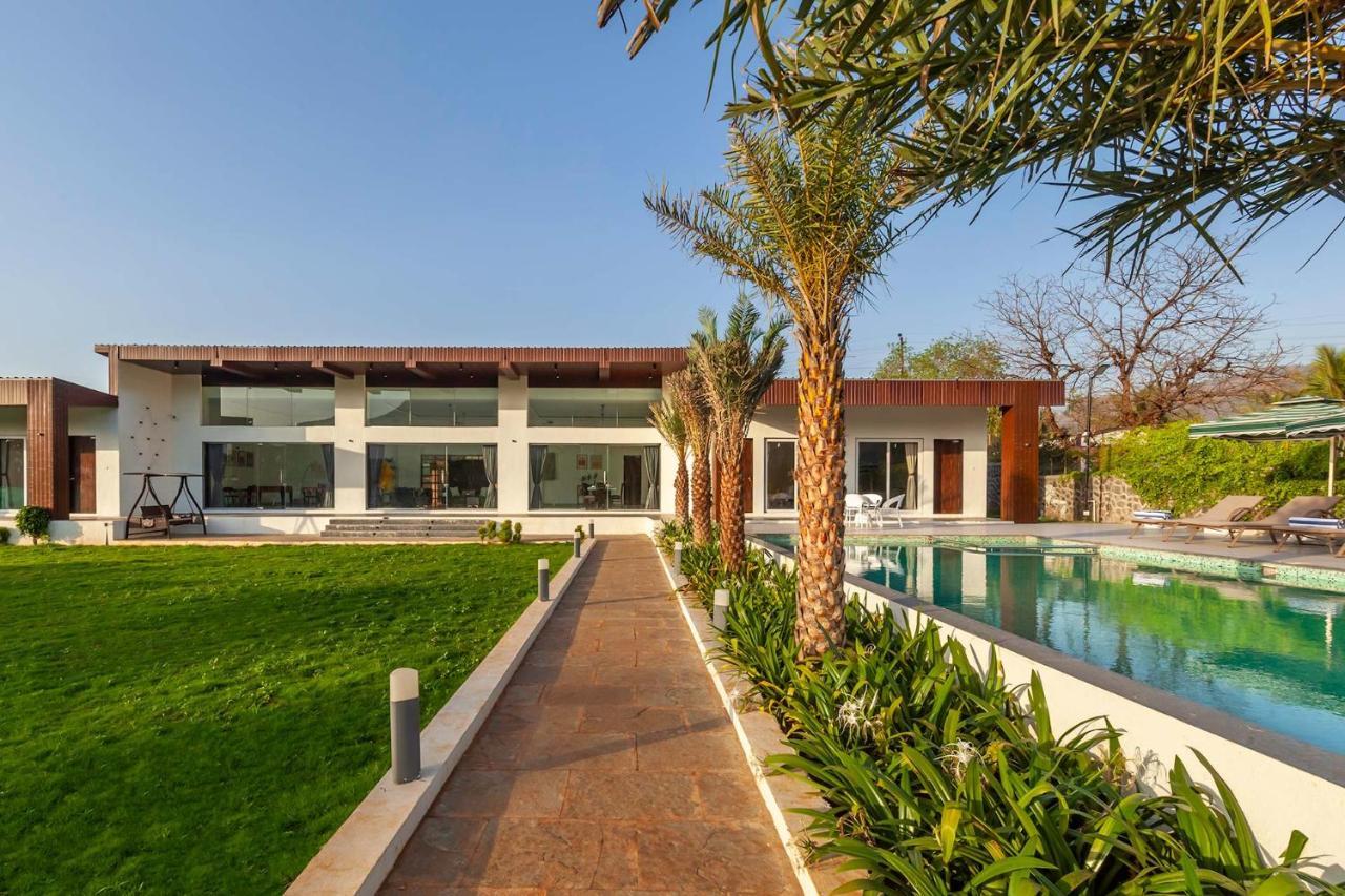Natures Odyssey By Stayvista - Amidst Lush Greenery With Outdoor Pool And Indoor Activities Chinchavli Екстериор снимка